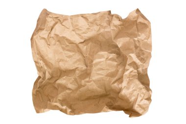 Beyaz arka planda izole edilmiş bej bir kağıt parçası. Buruşuk el işi kağıdı arka planı