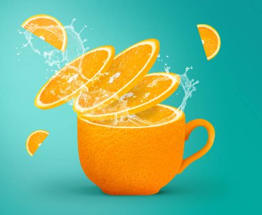 Portakal suyu, afiş, afiş ve afiş için yaratıcı bir konsept. Taze portakal suyu ya da çay. Taze sıkılmış portakal.