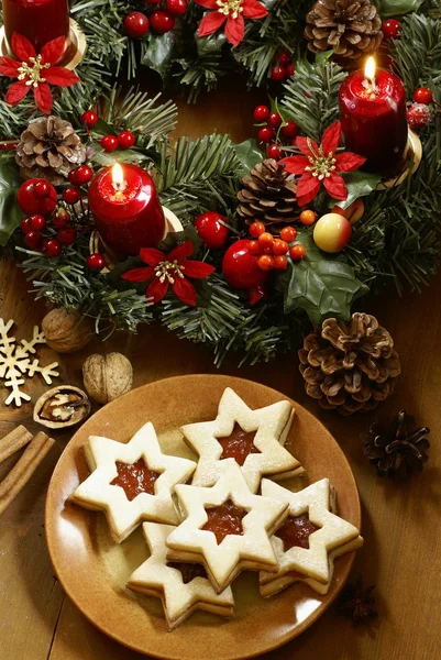 Christmas cookies and advent wreath — Stock Photo, Image