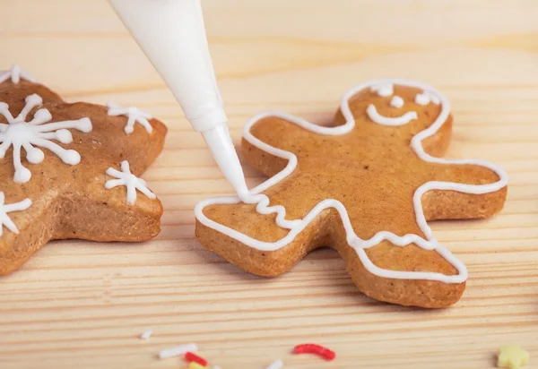 Gingerbread çerezleri dekorasyon — Stok fotoğraf