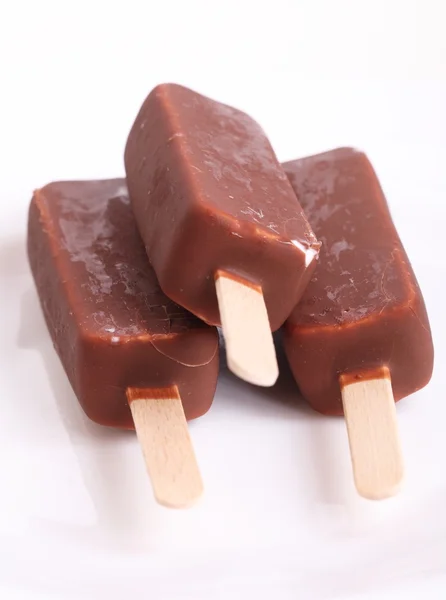 Paletas cremosas con hielo de chocolate — Foto de Stock