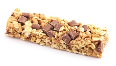 granola bar ile beyaz zemin üzerine çikolata