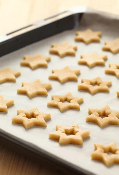 Koekjes bakken voor kerst. — Stockfoto