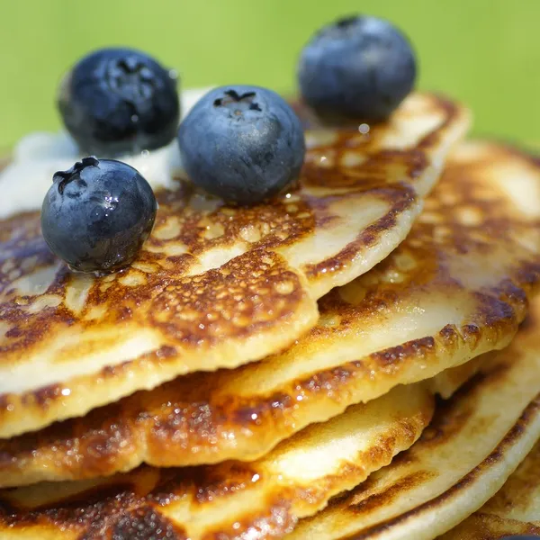 Close-up de panquecas com mirtilos — Fotografia de Stock