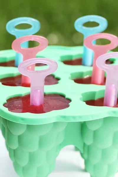 Preparação de gelados de morango caseiros — Fotografia de Stock