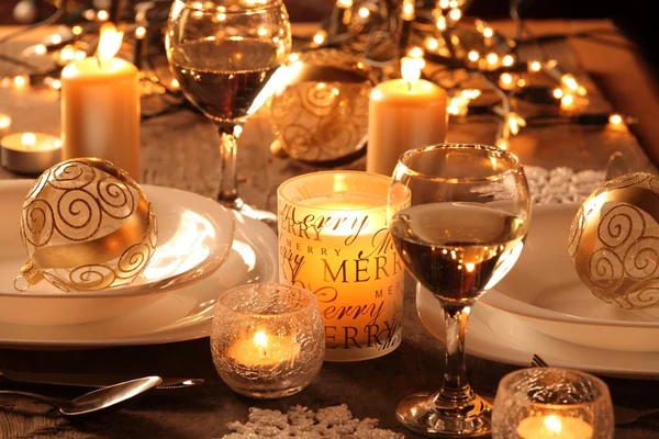 Cenário de férias e decorações na mesa — Fotografia de Stock