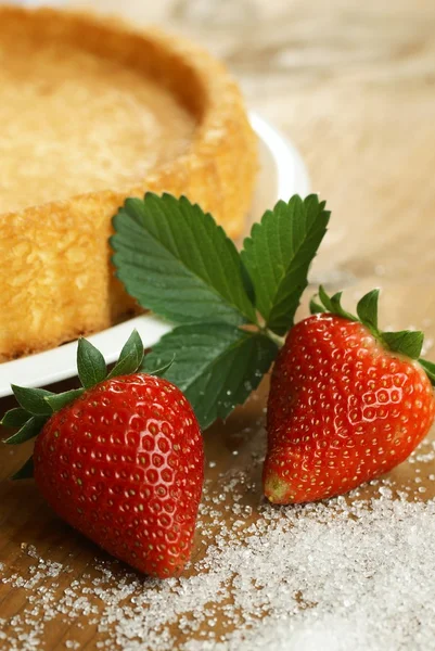 Cake, strawberries and sugar — Stock Photo, Image