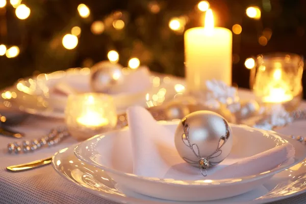 Cenário de mesa com decorações de Natal — Fotografia de Stock