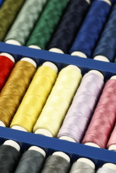 Costura de cottons em caixa . — Fotografia de Stock