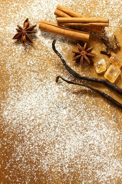 Anise stars, cinnamon sticks, vanilla beans — Stock Photo, Image