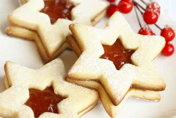 Christmas cookies met jam, stervorm — Stockfoto