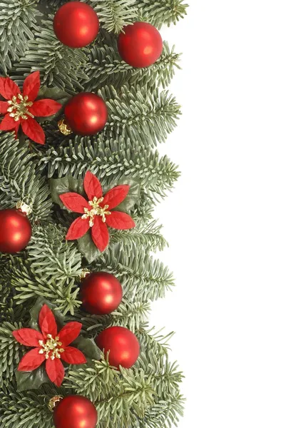 Cornice natalizia con rami e decorazioni di albero di Natale — Foto Stock