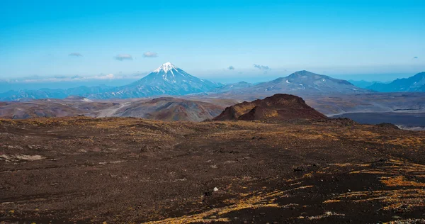 Landschap met een vulkaan — Stockfoto