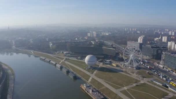 Cracóvia Polónia Rio Visla Vístula Balão Roda Gigante Câmera Afasta — Vídeo de Stock