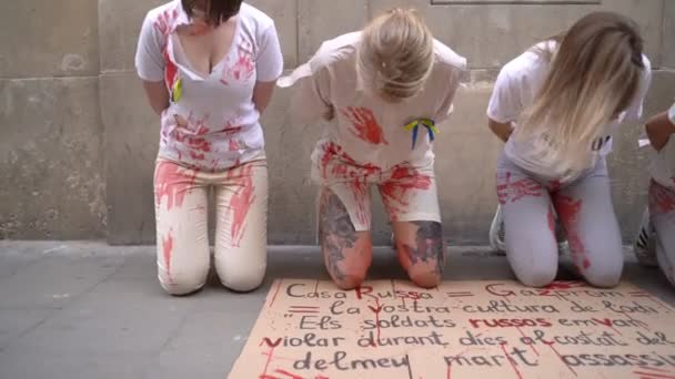 2022 Barcelona Spain Casa Rusia Protest Demonstration Ukrainian Activists Raping — Wideo stockowe