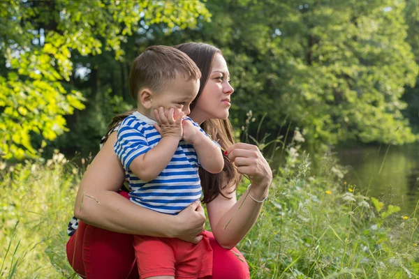 Young mother with the emotional  child — Stock Photo, Image
