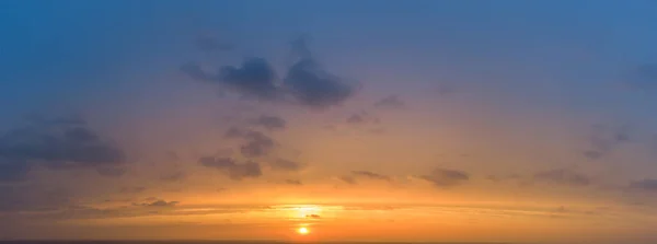 Panorama Tramonto Con Cielo Sfocato Colorato Sole Arancione — Foto Stock