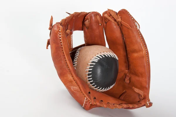 Luva de beisebol com bola — Fotografia de Stock
