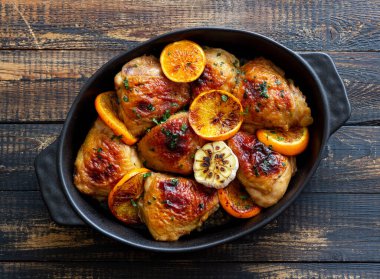 Portakallı fırında tavuk, sarımsak ve nane. Tarif