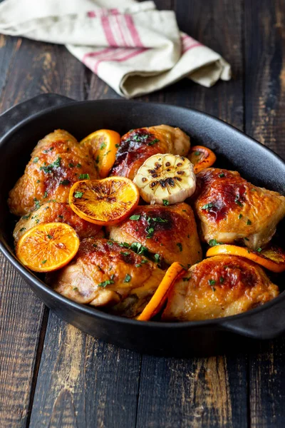 Portakallı fırında tavuk, sarımsak ve nane. Tarif