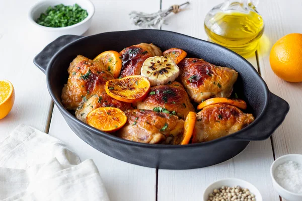 Portakallı fırında tavuk, sarımsak ve nane. Tarif