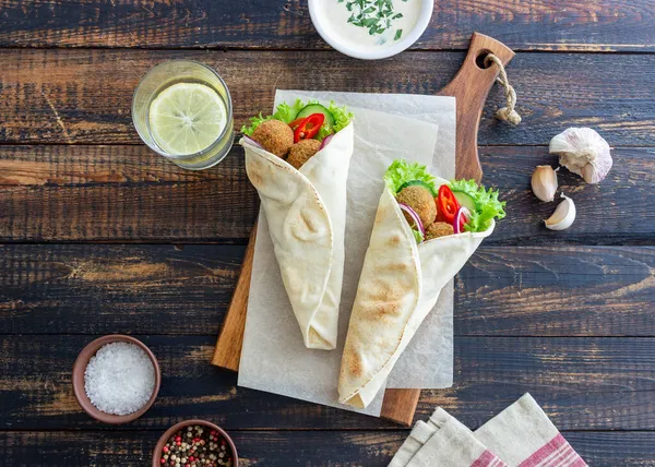 Falafel Com Legumes Pita Alimentação Saudável Comida Vegetariana — Fotografia de Stock