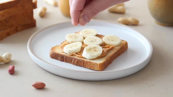 Сэндвич Арахисовым Маслом Бананом Семенами Чиа Завтрак Вегетарианская Еда — стоковое видео