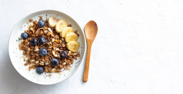 Müsli Mit Joghurt Blaubeeren Nüssen Bananen Und Honig Müsli Gesunde — Stockfoto