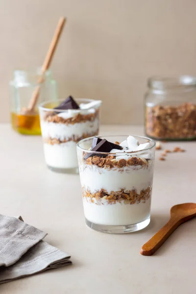 Granola Con Yogurt Cocco Cioccolato Muesli Colazione Cibo Vegetariano Note — Foto Stock