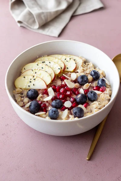 Oatmeal Porridge Apple Pomegranate Blueberries Almonds Healthy Eating Vegetarian Food — Stockfoto