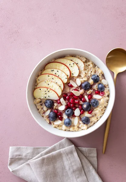 Oatmeal Porridge Apple Pomegranate Blueberries Almonds Healthy Eating Vegetarian Food — Stockfoto