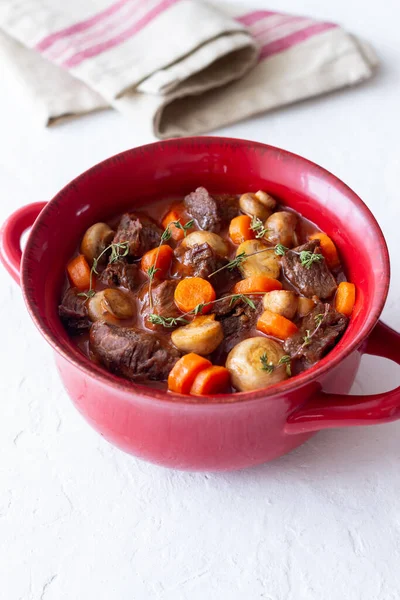 Rundbourguignon Stoofpot Met Wortelen Champignons Franse Keuken — Stockfoto