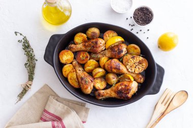 Patates ve limonlu fırında tavuk bacağı. Tarif