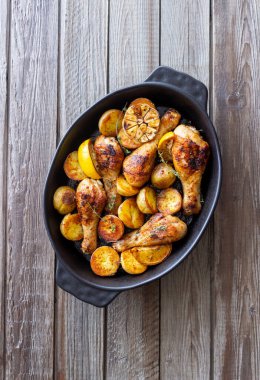 Patates ve limonlu fırında tavuk bacağı. Tarif