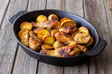 Patates ve limonlu fırında tavuk bacağı. Tarif