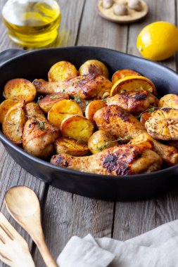 Patates ve limonlu fırında tavuk bacağı. Tarif