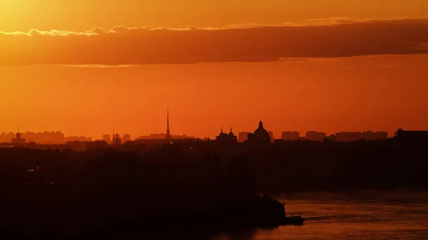 Silueta San Petersburgo Sobre Fondo Una Puesta Sol Naranja —  Fotos de Stock