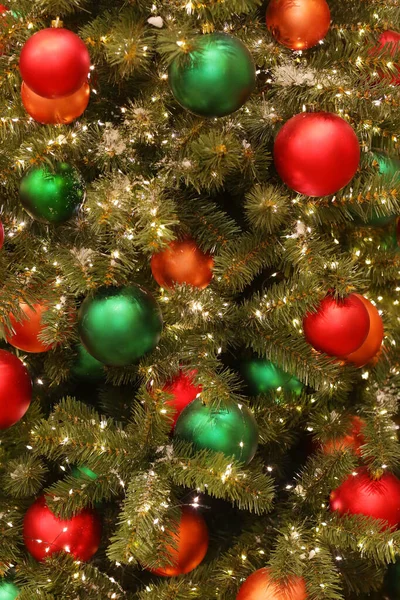 Decorado árbol de Navidad fondo de Navidad — Foto de Stock