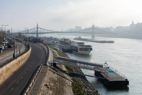 Mañana Brumosa Orillas Del Danubio Budapest Hermoso Paisaje Urbano —  Fotos de Stock