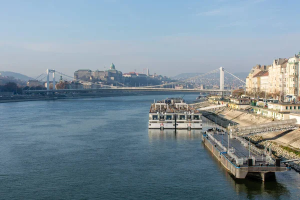 Mañana Brumosa Orillas Del Danubio Budapest Hermoso Paisaje Urbano —  Fotos de Stock
