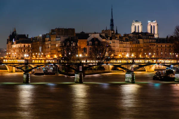 Νύχτα Παρίσι Αντανάκλαση Των Φώτων Στον Ποταμό Σηκουάνα Cityscape — Φωτογραφία Αρχείου