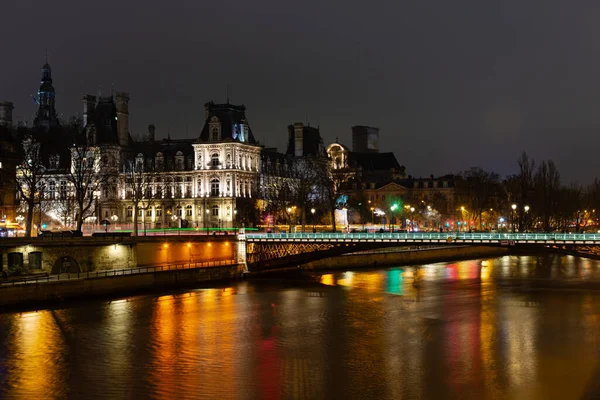 Νύχτα Παρίσι Akrol Γέφυρα Αντανάκλαση Των Φώτων Στον Ποταμό Σηκουάνα — Φωτογραφία Αρχείου