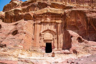 Petra Ürdün 'deki tapınaklar ve mezarlar, antik mimari