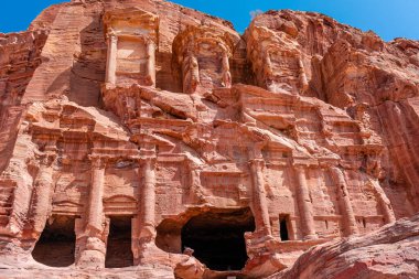 Petra Ürdün 'deki tapınaklar ve mezarlar, antik mimari