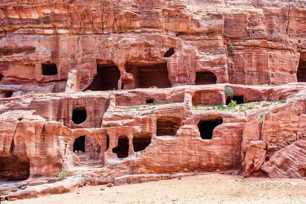 Höhlenhäuser Beduinischer Nomaden Der Antiken Stadt Petra Jordanien — Stockfoto