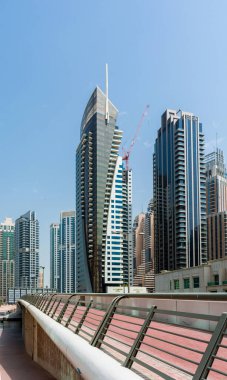 Dubai 'nin gündüz şehir manzarası, Dubai Marina bölgesinin modern mimarisi