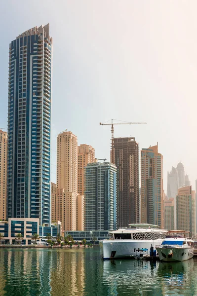 Sea Yachts Backdrop Skyscrapers Dubai Daytime Cityscape — Stock Photo, Image