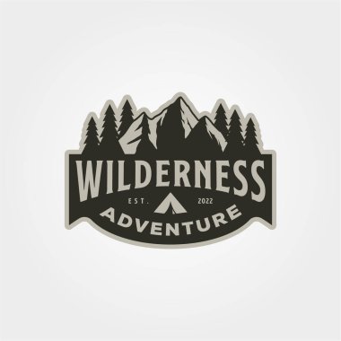 Dağ amblemi logosu tasarımı, macera kampı vektör çizimi tasarımı