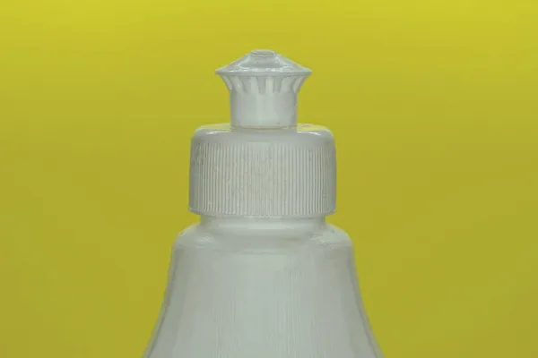 Частина Однієї Пластикової Білої Трубки Жовтому Фоні — стокове фото