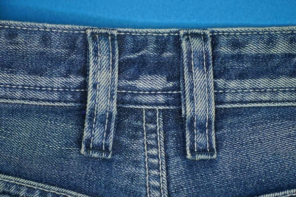 Část Bavlněných Modrých Šedých Roztřepených Kalhot Tkaniny Švy — Stock fotografie